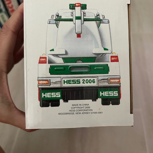 2006 Hess truck and helicopter - Picture 1 of 2
